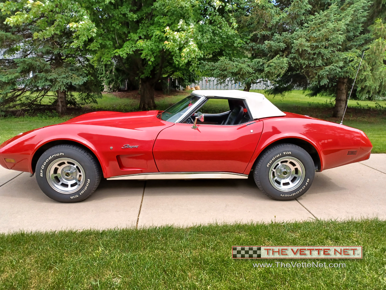 thumbnail interactive-video image 1 of Classic Look Black Vinyl Convertible Top For Chevy Corvette 1968-1975 C3 1 of 5