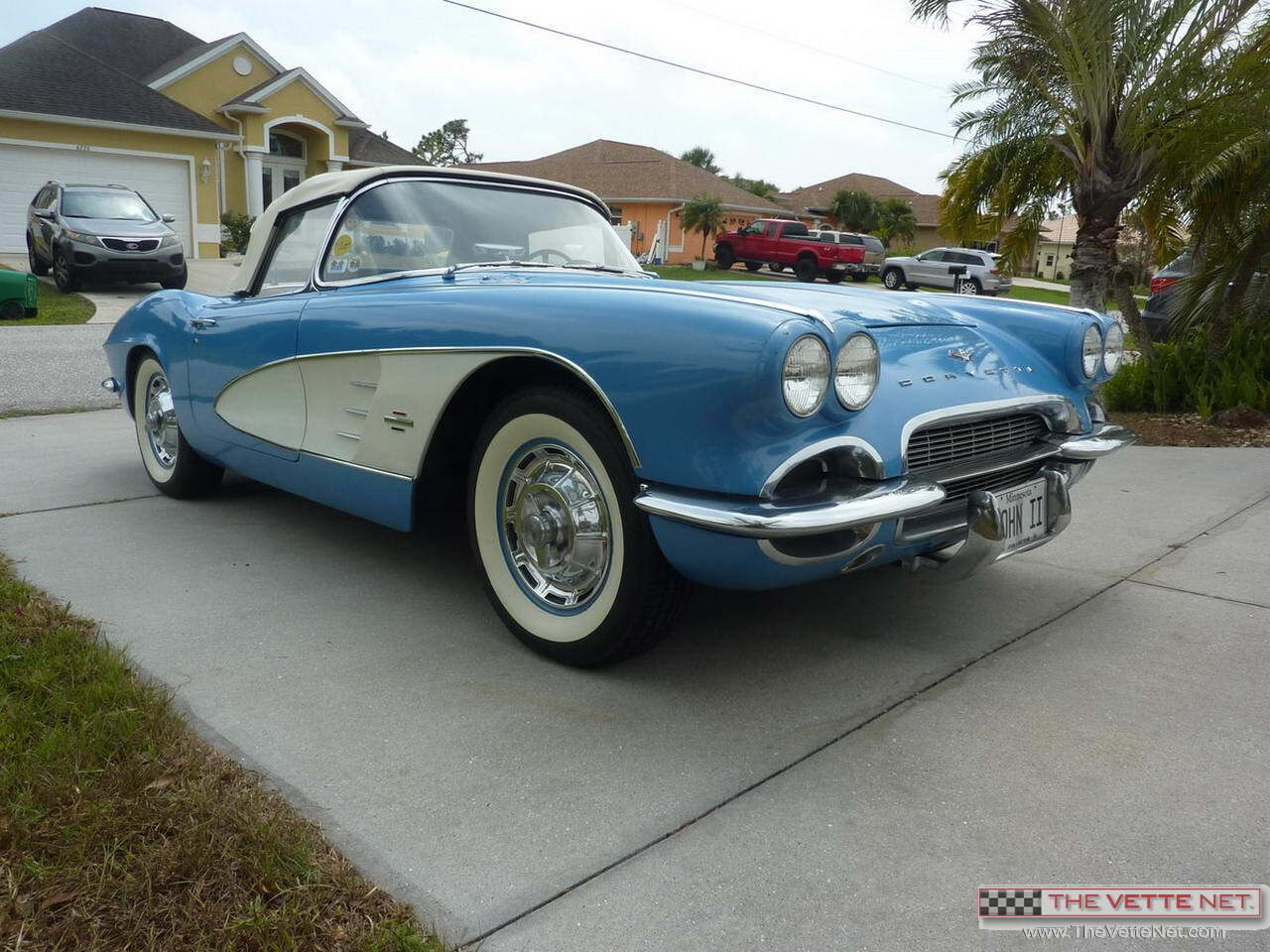 1961 Corvette Convertible Jewel Blue - White Coves