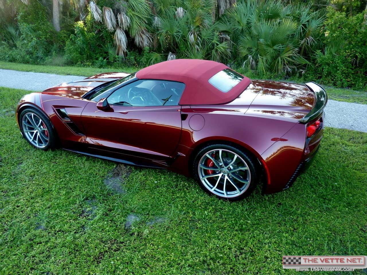 2017 Corvette Convertible Long Beach Red Met.
